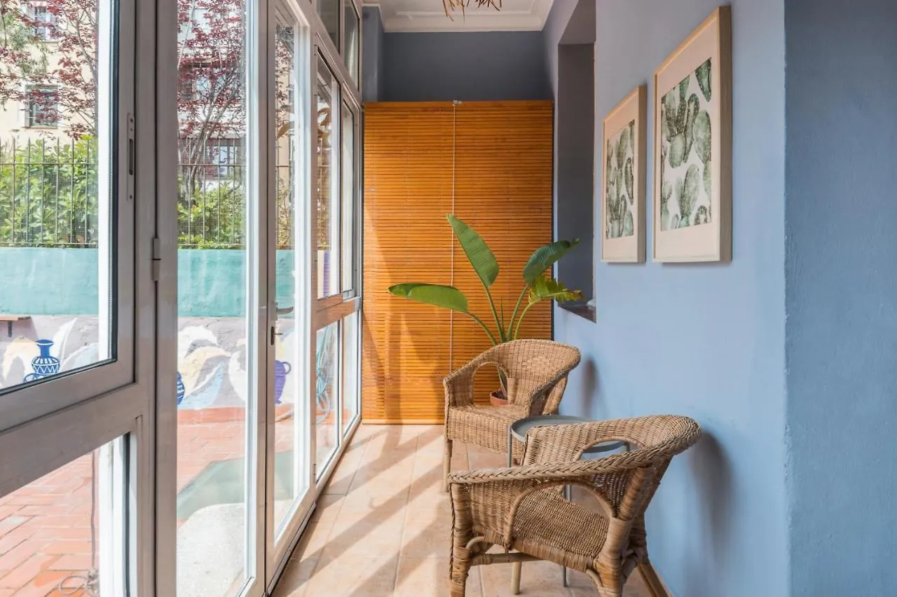 Sunny Central Apartment With A 100M2 City Oasis バルセロナ スペイン