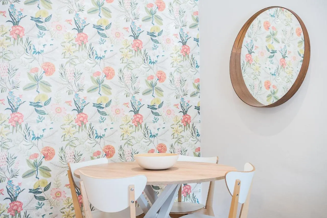 Sunny Central Apartment With A 100M2 City Oasis バルセロナ