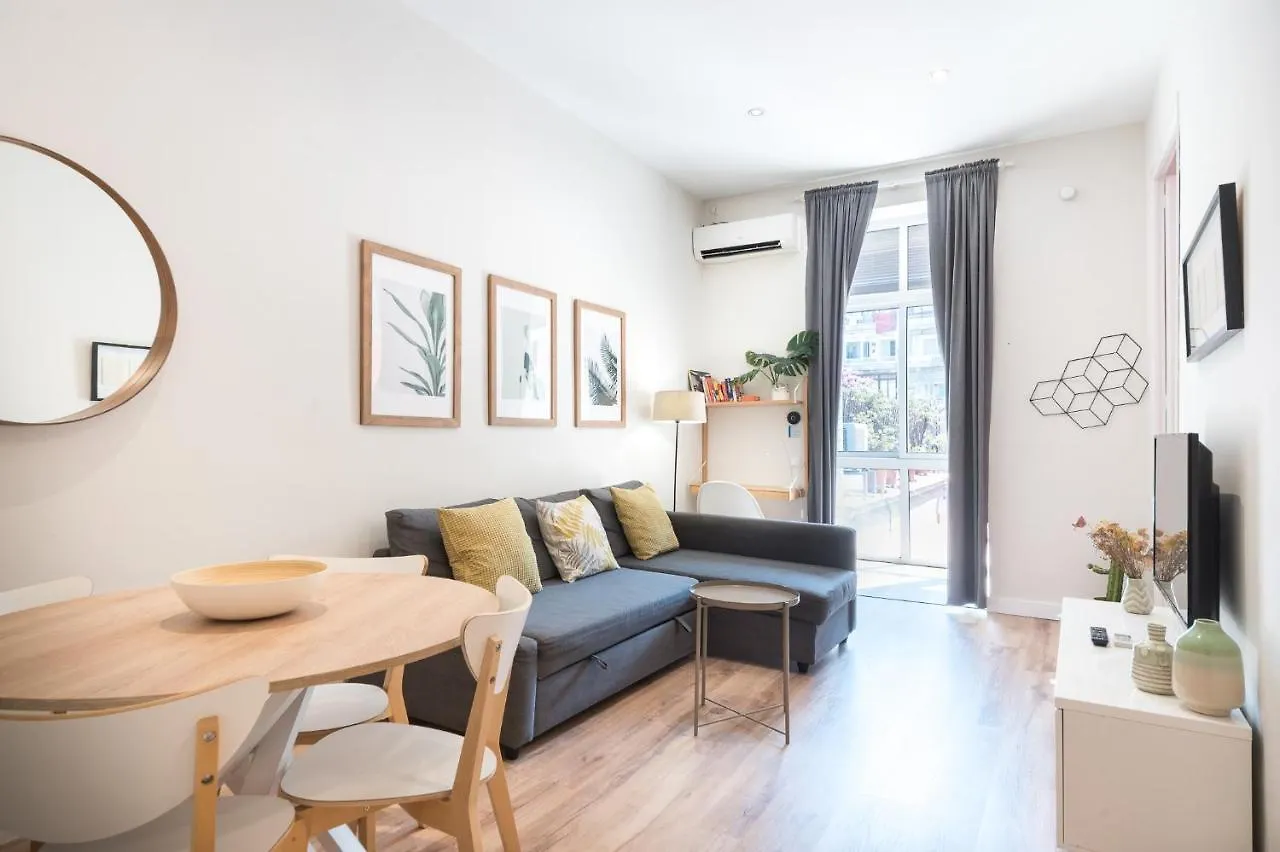 Sunny Central Apartment With A 100M2 City Oasis location